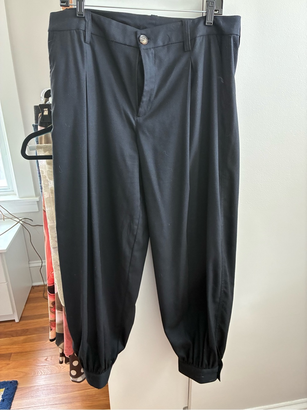Women’s navy Tapered Pant with Cuffed Ankles